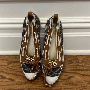 Burberry boat shoes